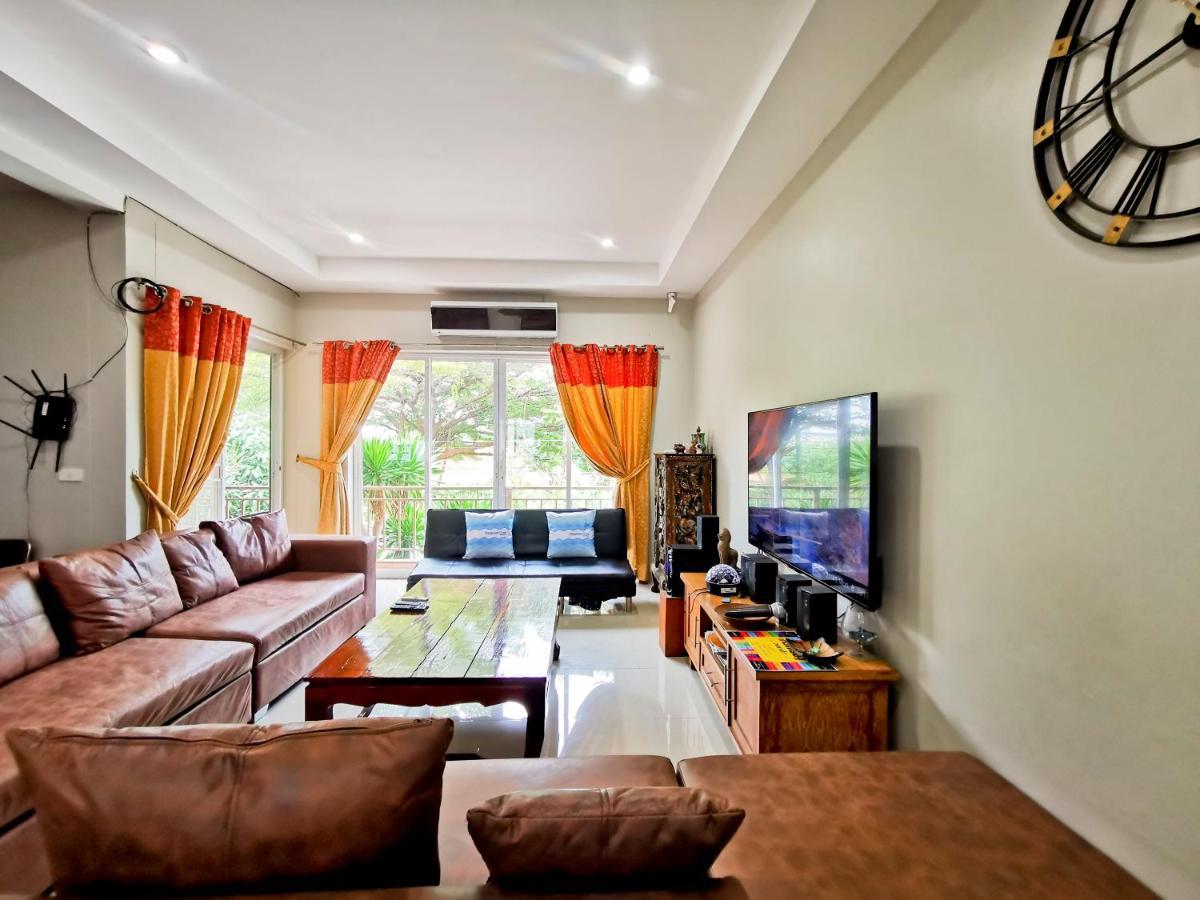 Villa Thepprasit Cosy Jomtien Beach Esterno foto