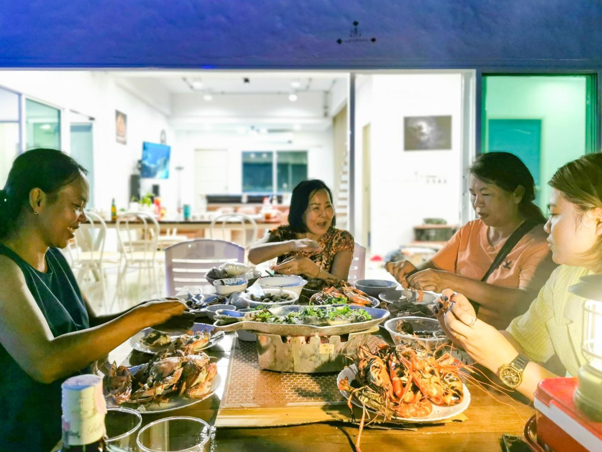 Villa Thepprasit Cosy Jomtien Beach Esterno foto